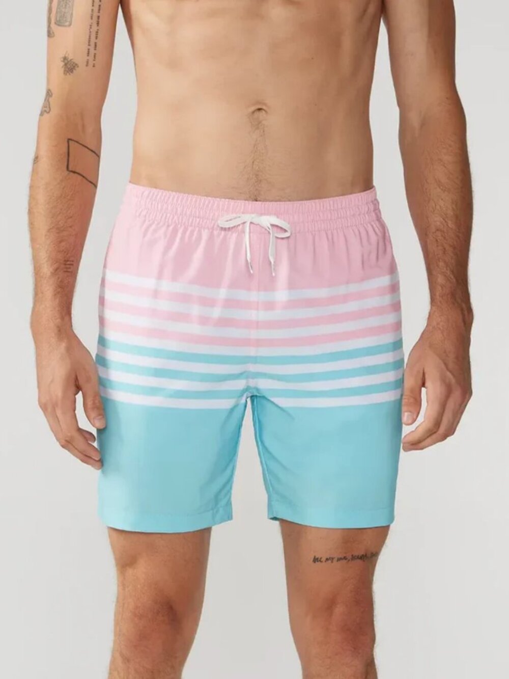 Chubbies Men's The On The Horizons Swim Trunks Pink and Blue Striped Size Large